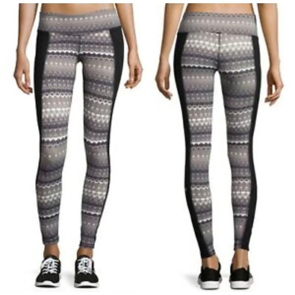 Alo Illusion 3 Chevron Tribal Print Leggings Arctic Black Size S. 7/8 Length